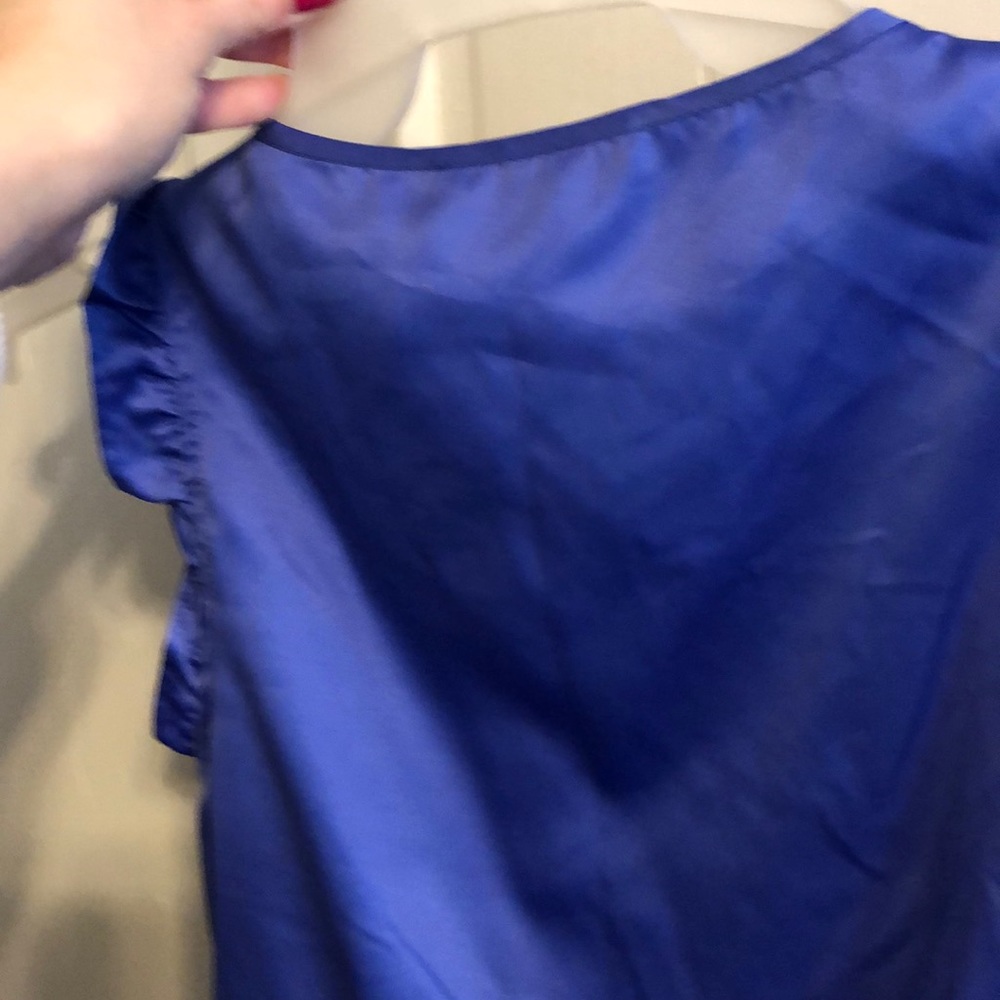 Silky shell with ruffle and tie - Picture 5 of 5